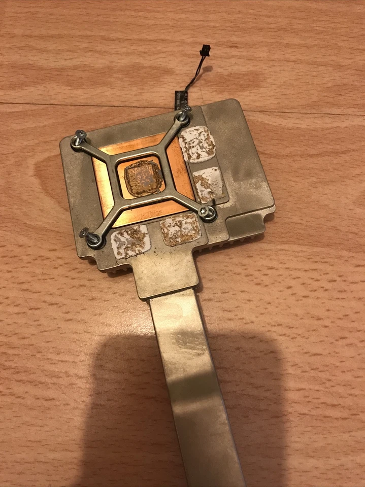 Apple iMac A1312 27” 2011 GPU Cooling Heatsink + Temperature Sensor 593-1043 - Image 2 of 4