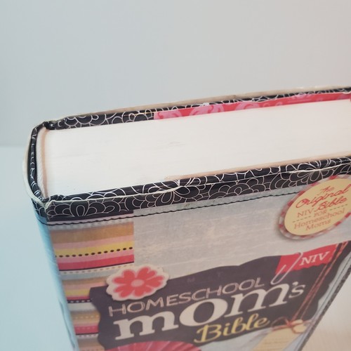 NIV, Homeschool Mom's Bible, Hardcover: Daily Personal Encouragement - Picture 11 of 20