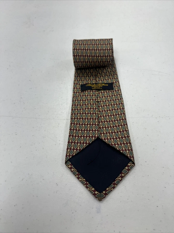 Corbata de cuello de seda geométrica roja y gris borgoña Brooks Brothers EE. UU. para hombre $125 Foto 2 de 4