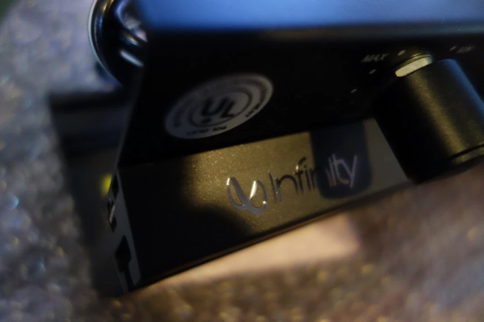 AMPLIFICADOR SUBWOOFER INFINITY OVTR - 1 100 vatios OBERTURA SIN USAR 1 Serie 115 VAC Foto 3 de 3