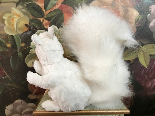 Handmade White Straw SQUIRREL Standing Figure Bushy Real Fur Tail 9x8 inch - Picture 6 of 7
