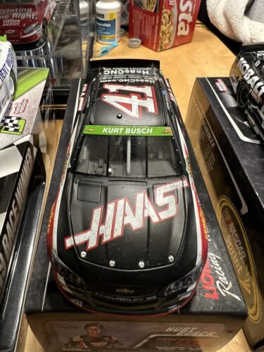 2014 Kurt Busch #41 Haas Automation Martinsville Win NASCAR Diecast 1:24 - Photo 1/1