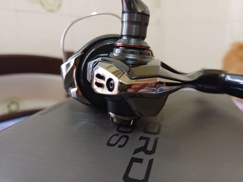 Shimano 25 VANFORD FA 2000 S + BOBINA di ricambio - Imagen 4 de 4