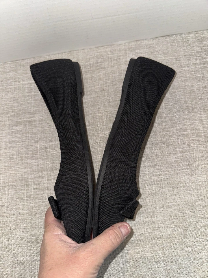 Mia Rasia women's round-toe ballet flats in black stretch knit Size 10 Item# 21 - Image 3 of 4