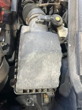 Used Air Cleaner Assembly fits: 2015 Honda Pilot assembly Grade C