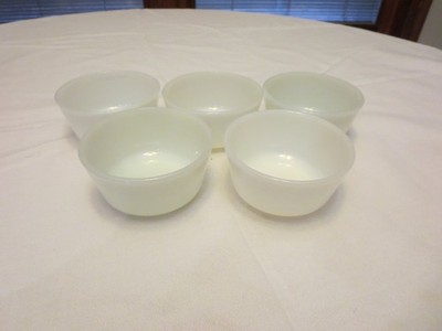 Set of 5 ANCHOR HOCKING Fire King Oven Proof Milk Glass 6 oz Custard Bowls