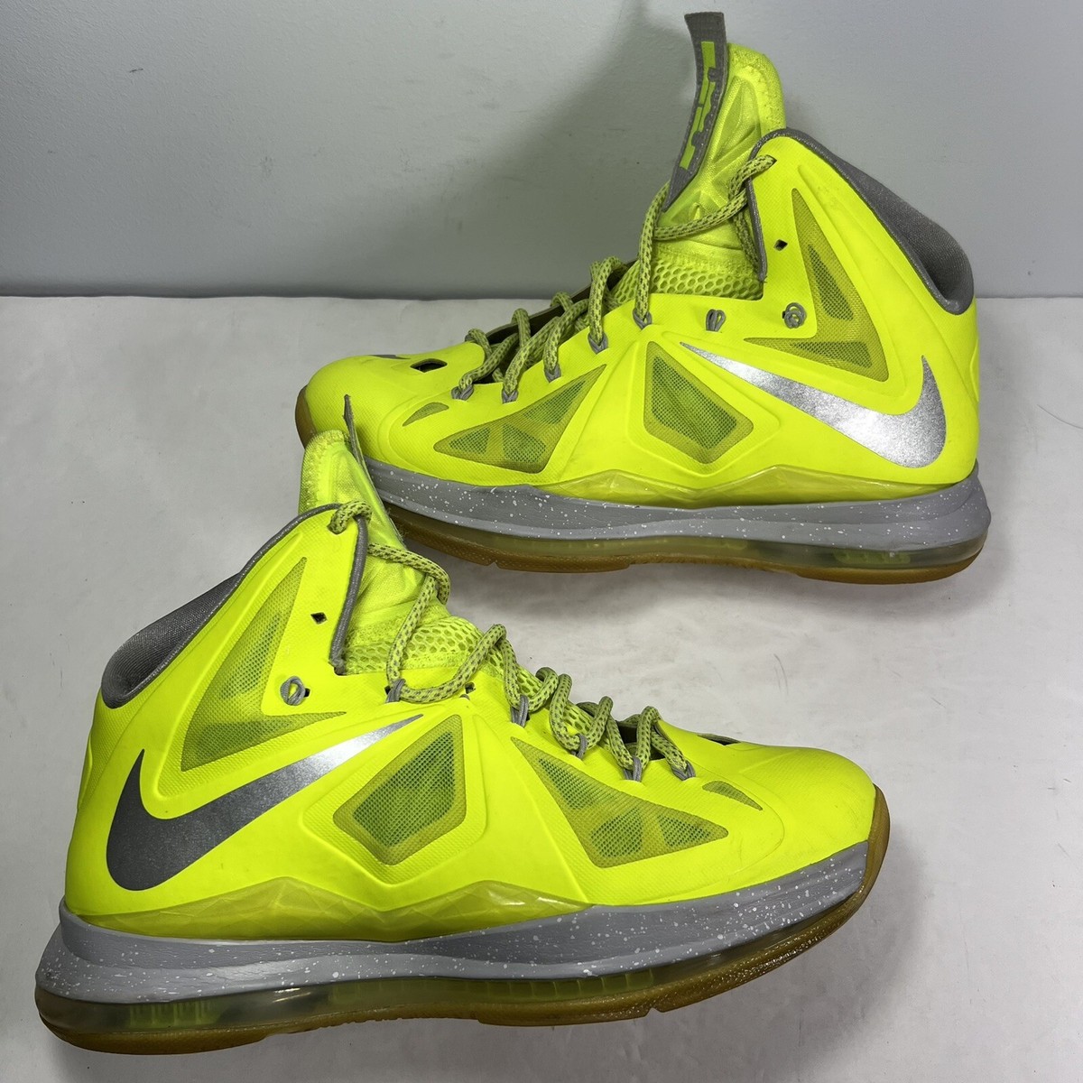 Nike LeBron X Volt 2013 Size 10 541100 700 Authentic LeBron  display picture 2