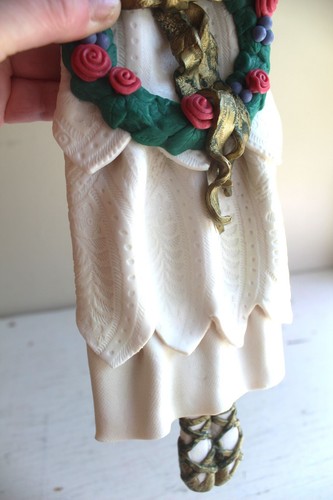 Xmas Angel Cynthia Madrid Midwest Cannon Falls Wreath 17 inch Gallery Wall Art - Picture 5 of 8