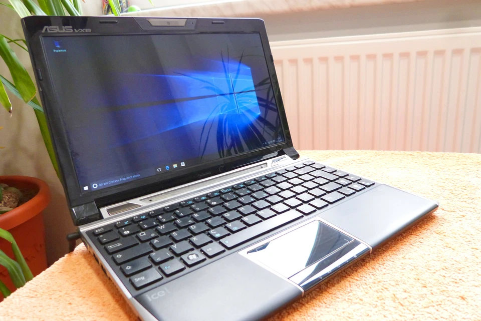 Asus Lamborghini VX6 LUXUS Netbook l 12 Zoll HD l Windows 10 l HDMI Nvidia USB3 - Bild 2 von 4