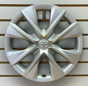 2014-2019-TOYOTA-COROLLA-15-034-Hubcap-Wheelcover-Factory-Original-42602-02360