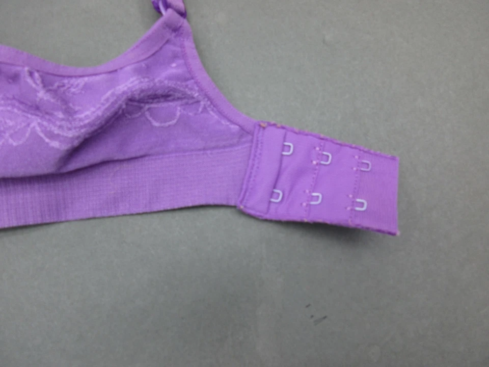 Sujetador Demi Barely There Talla XS Mujer Púrpura Inalámbrico Acolchado Cierre Trasero 3G Foto 3 de 4