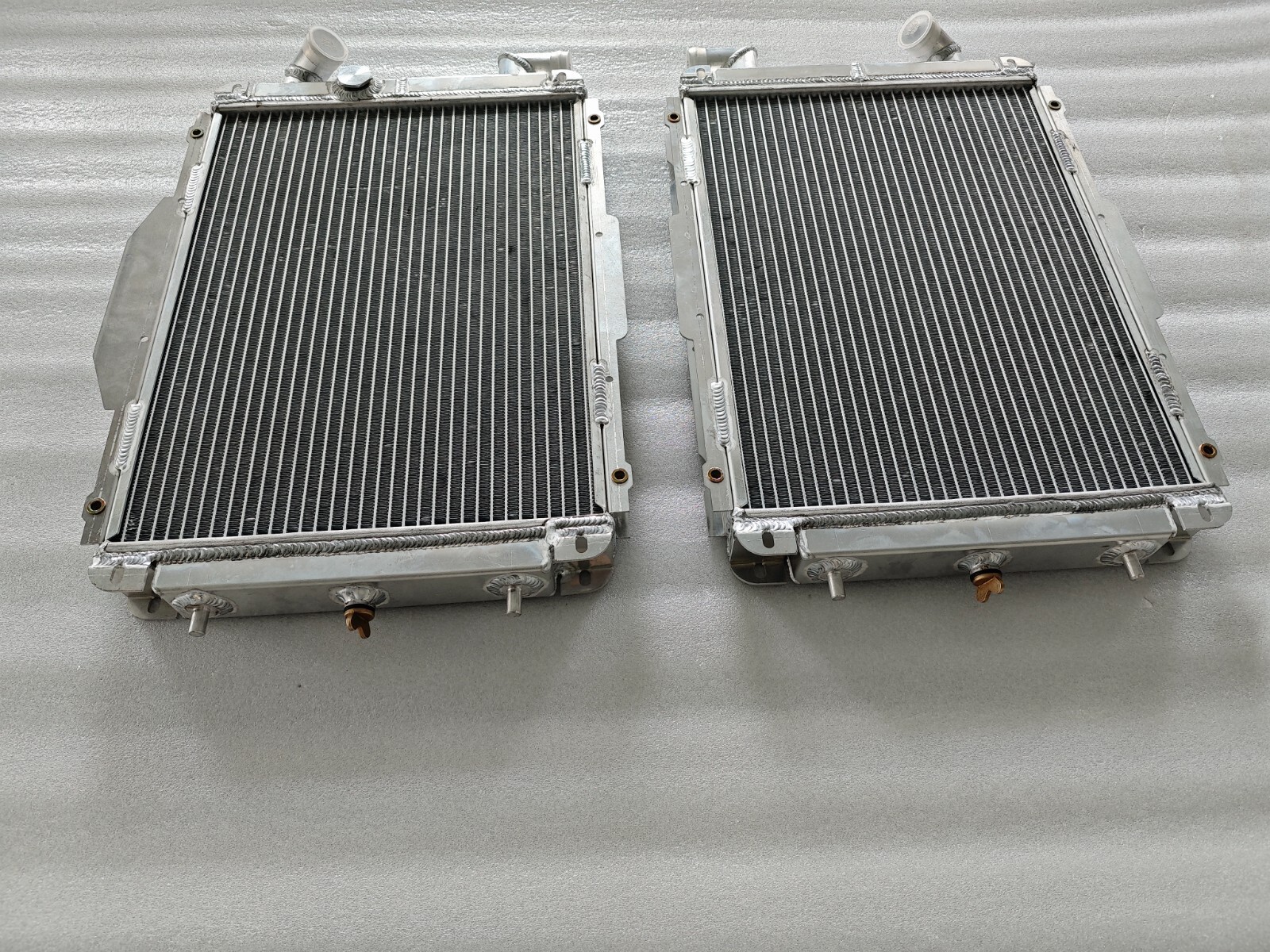 ALUMINUM Radiators for Ferrari F355 355 3.5L 1994-1999 Left & Right side