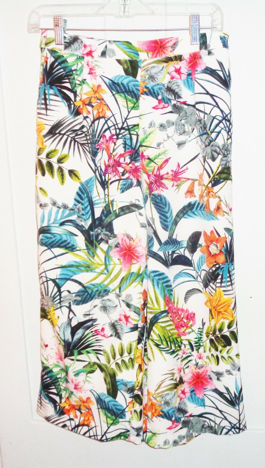 WAYF Nordstrom White Multi Color FlowerCapri Cropped Pants Pockets
