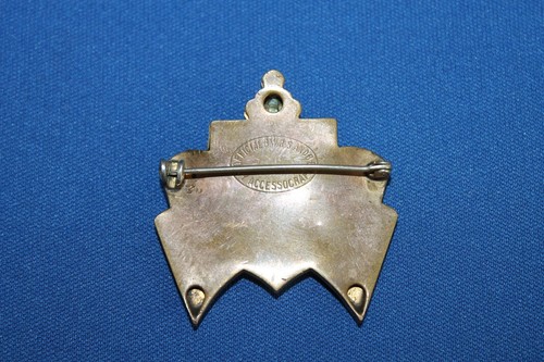 Insignia grande de alivio de guerra británica de la Segunda Guerra Mundial, estampada de fabricante, pasador posterior con documentos relacionados - Imagen 2 de 12