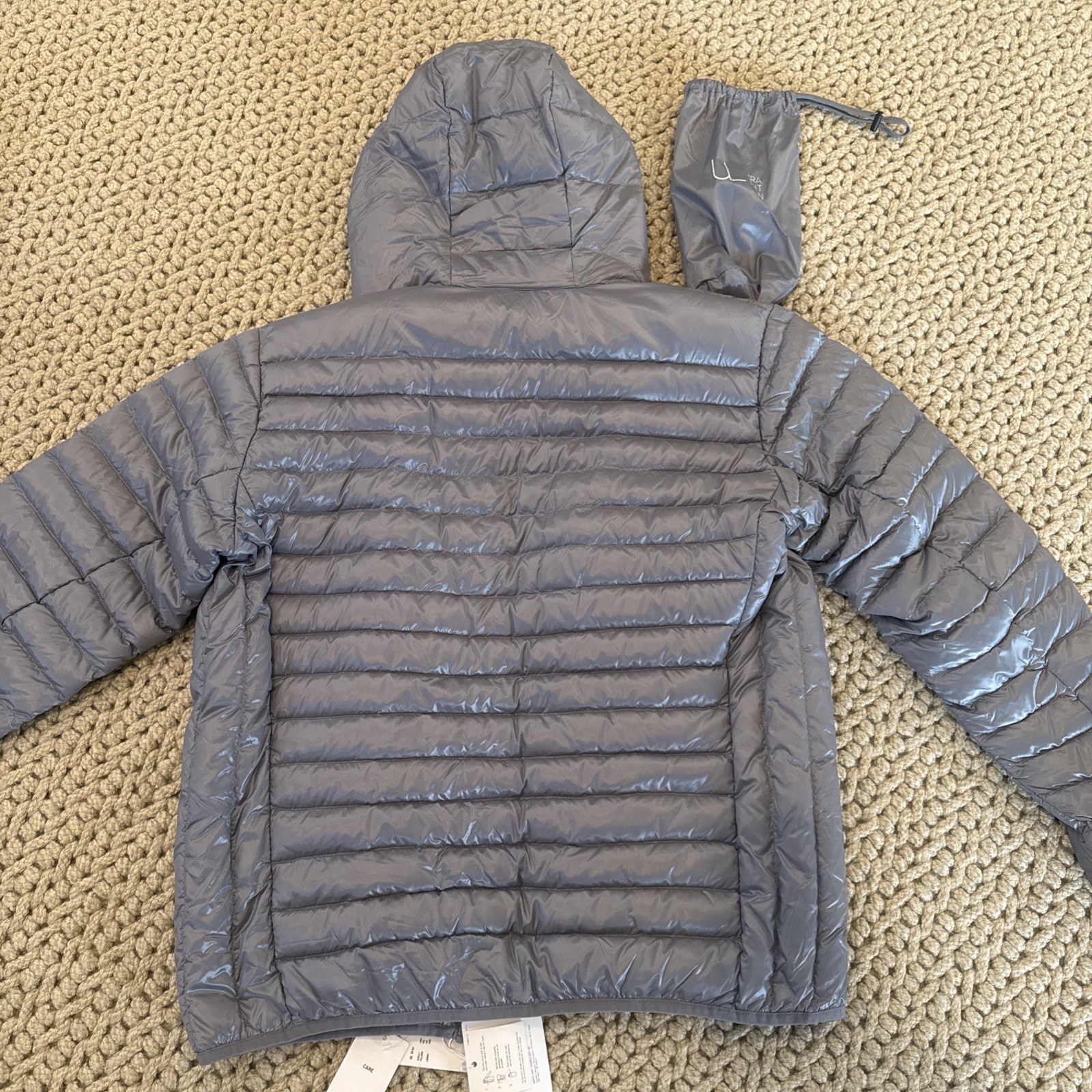 NEW NWT Uniqlo Puffer Jacket Mens Silver Gray Full Zip Ultra Light Down - Size M thumbnail 11