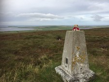 Photo A3 Greenay Hill Trig Point Flush Bracket 10629 Beaquoy Greenay Hil c2017