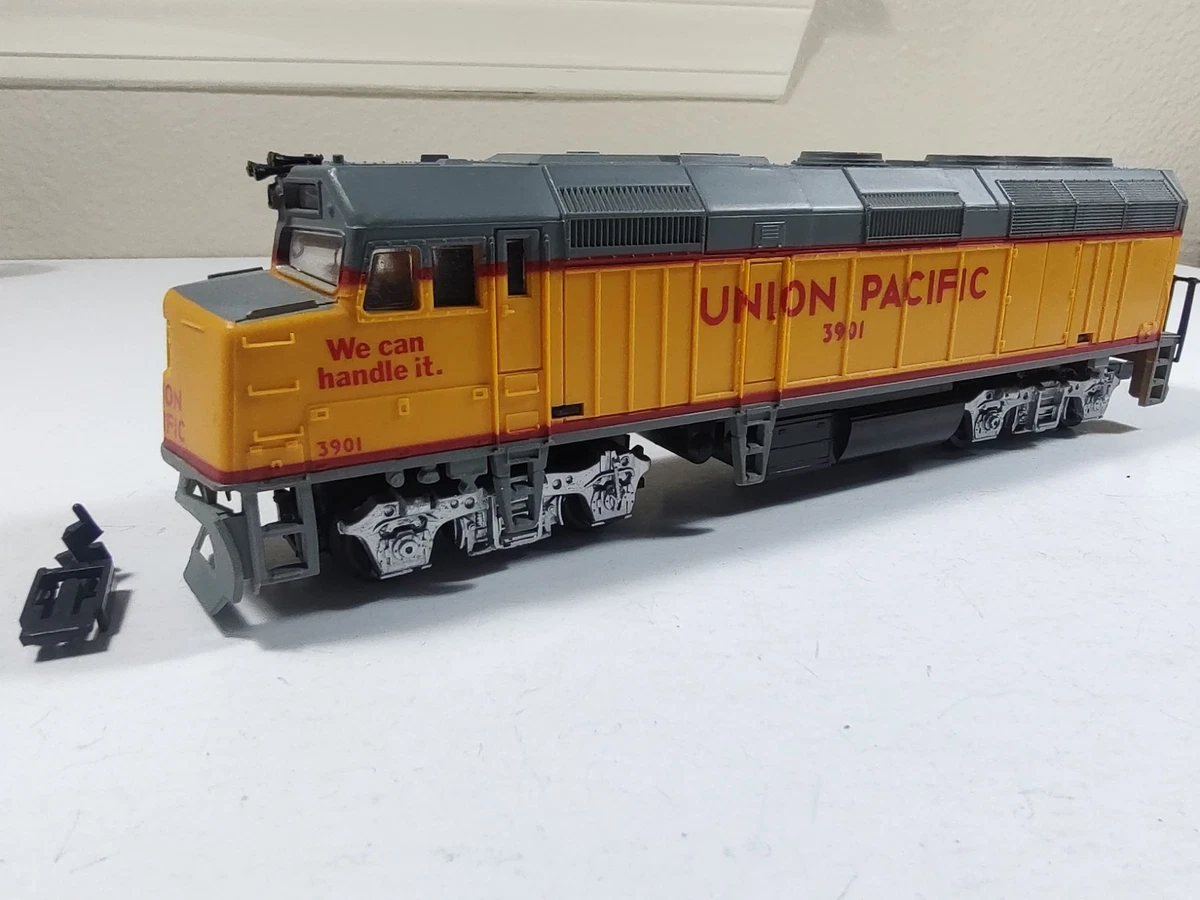 Life-Like Union Pacific Railroad Yellow HO Model Railroad