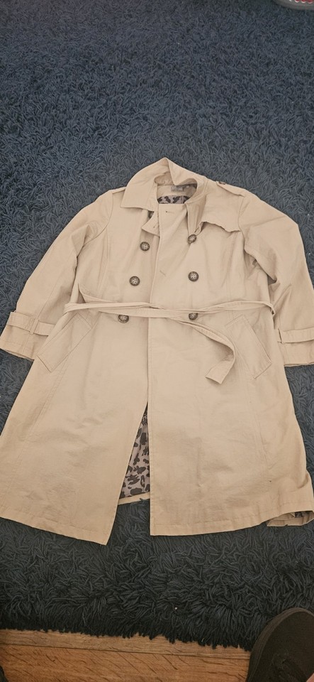 Liz Jordan Beige Belted Collared Trench Coat Long Sleeve Size M As new