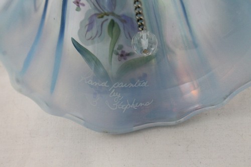 Fenton 1997 Iris su campana raso blu nebbioso 7" Aurora dipinta a mano #9667 LS - Foto 6 di 12