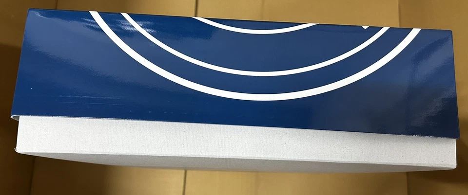 Bandai THE GUNDAM BASE LIMITED PRIZE RX-78-2 GUNDAM Ver. 3.0 GOLD COATING NEW - Image 4 of 4