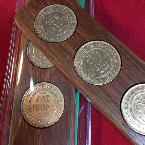90 Aniversario Madera Dura Dos-Up Juego Regalo Boda 1935 Centavo Australiano - Imagen 114 de 146