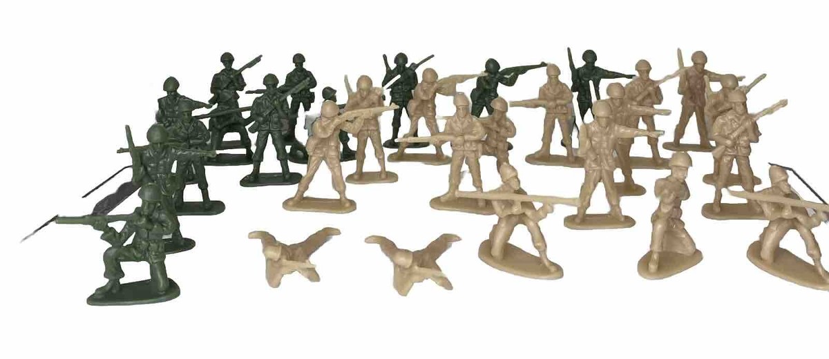 Lot of 29 Greenbrier International Army Men Figures Green Plastic