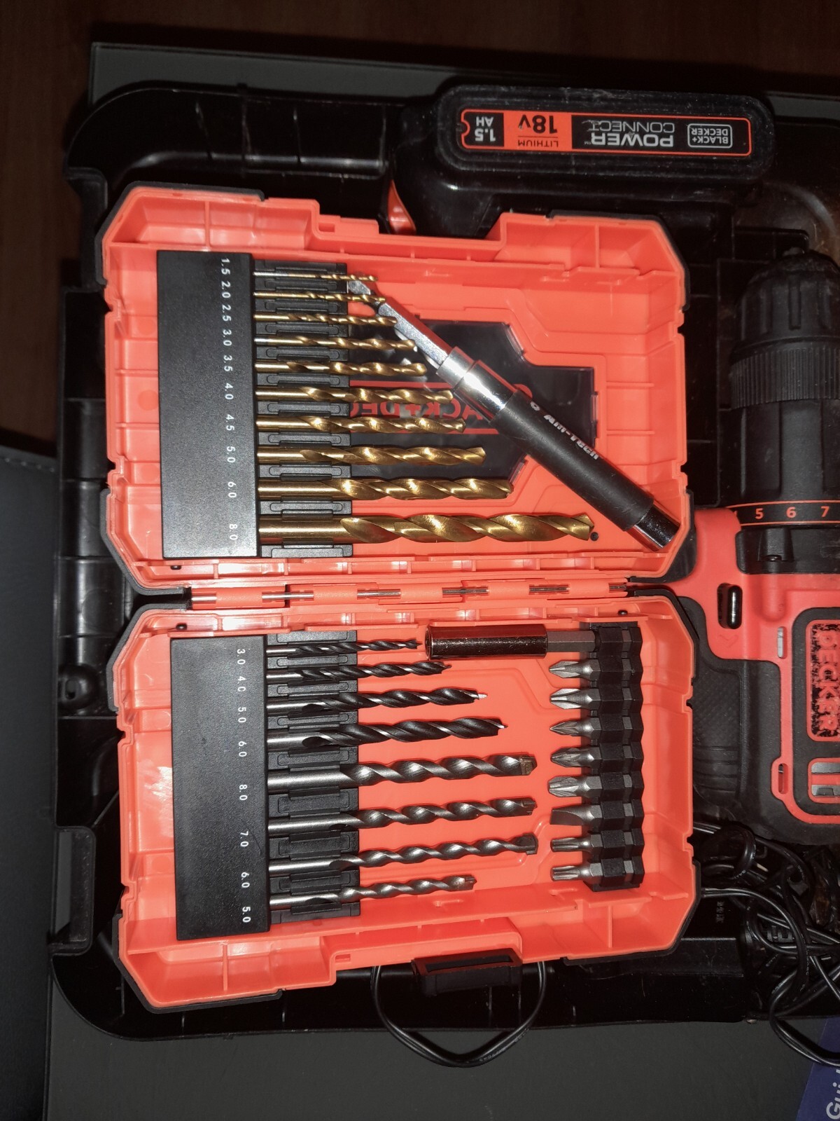 Black and Decker 18v Cordless Combi Drill and Impact Driver Kit 1 x 1.5