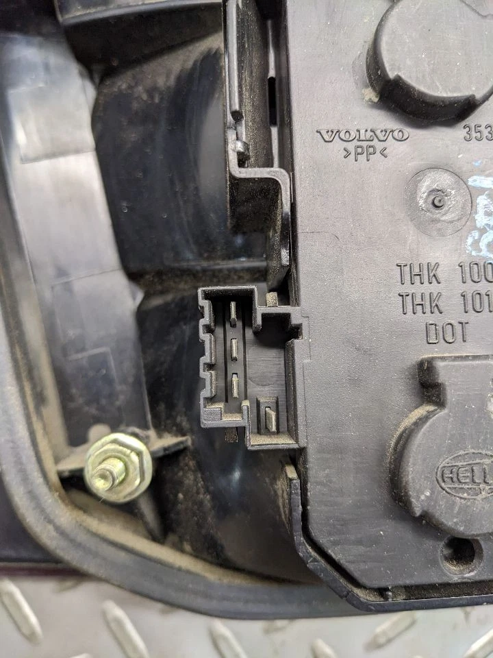 Passenger Tail Light Sedan Decklid Mounted Fits 91-95 VOLVO 940 1155912 - Image 3 of 4