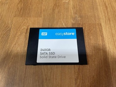 WD EasyStore 240GB Solid State Drive 2.5'' SATA SSD WDBAGU2400ABK