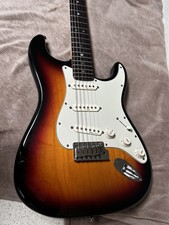 Fender Stratocaster Sunburst Electric Guitar Rosewood Fretboard