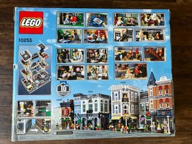 LEGO CREATOR: Assembly Square (10255) NEW FACTORY SEALED