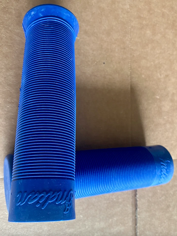 43086 New Indian Chief & Scout 4 Cylinder Handlebar Grips Blue 1936- Up #290 - Image 2 of 4
