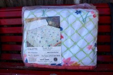 Vintage NIP Twin/Full Polyester Blanket Pink Blue Flowers With Green Lattice