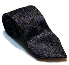 Geoffrey Beene MADE IN USA Necktie 100% Italian Silk Purple Paisley Tie