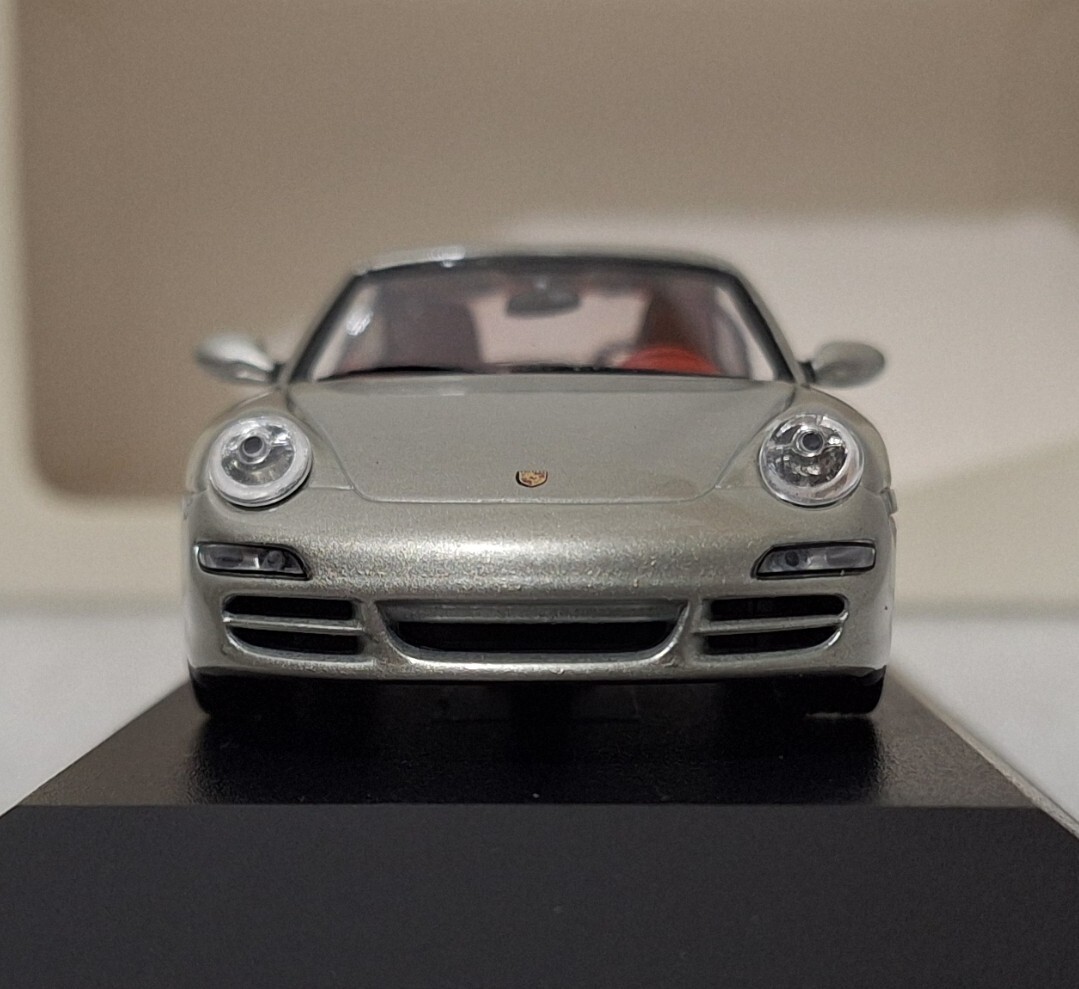 Porsche 911 (997) Carrera S 2005 Artic Silver 1:43 Minichamps WAP