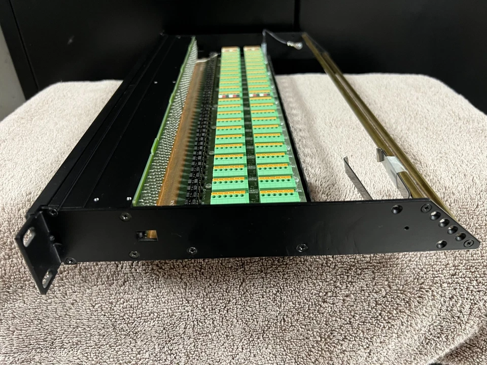 Neutrik TT Patchbay (C2000 PP P024A TT) Foto 4 de 4