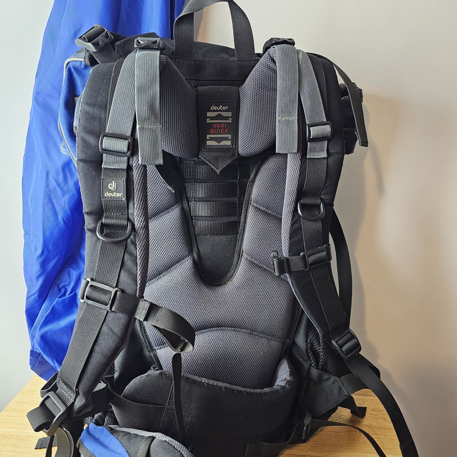 Deuter Quantum 55+10 Blue Trekking Backpack + Rain Luggage Cover Travel Hiking