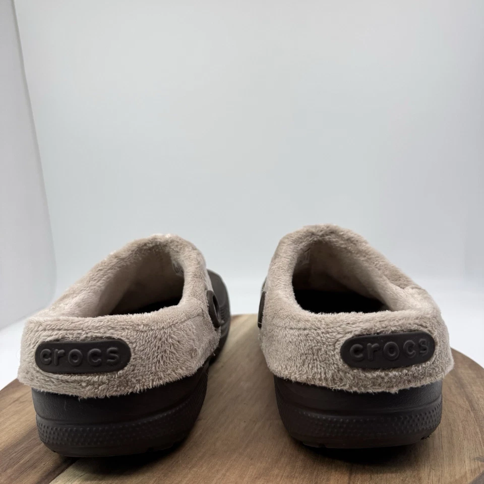 Zapatos zueco Crocs Blitzen forrados de piel polar unisex talla M-9/W-11 espresso/seta Foto 4 de 4