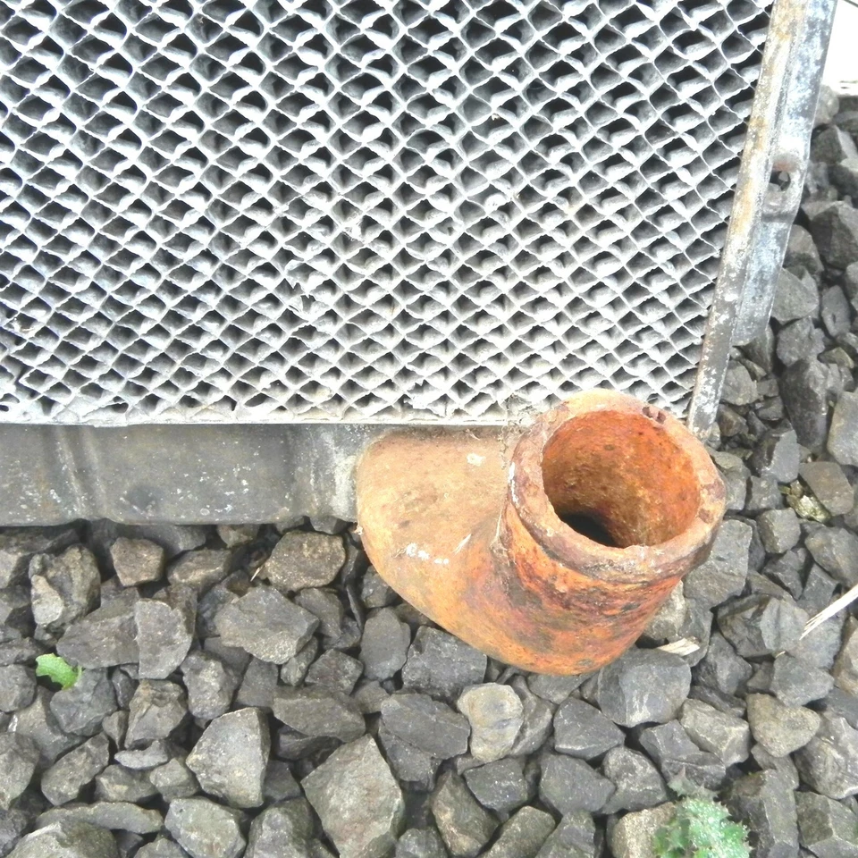 Chrysler Windsor Deluxe 1951-1952 soportes de núcleo de radiador de 6 cilindros usados #1346700 Foto 2 de 4