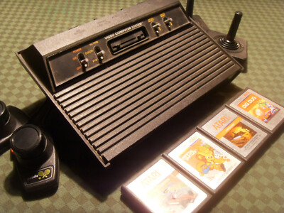 Console Atari 2600 « Arcade Starter Pack » Silver (option MOD Péritel