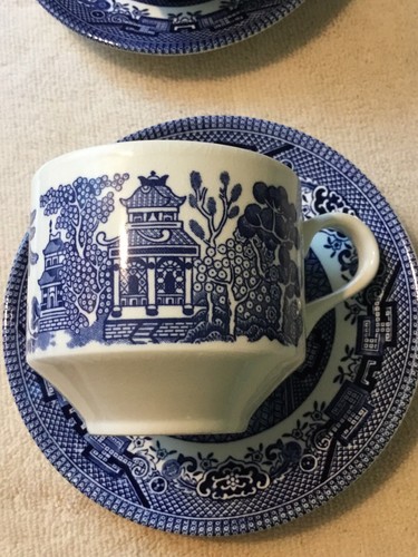 lot 4 Cups & Saucers Blue Willow Chinoiserie Churchill England teacups saucers - Picture 2 of 6