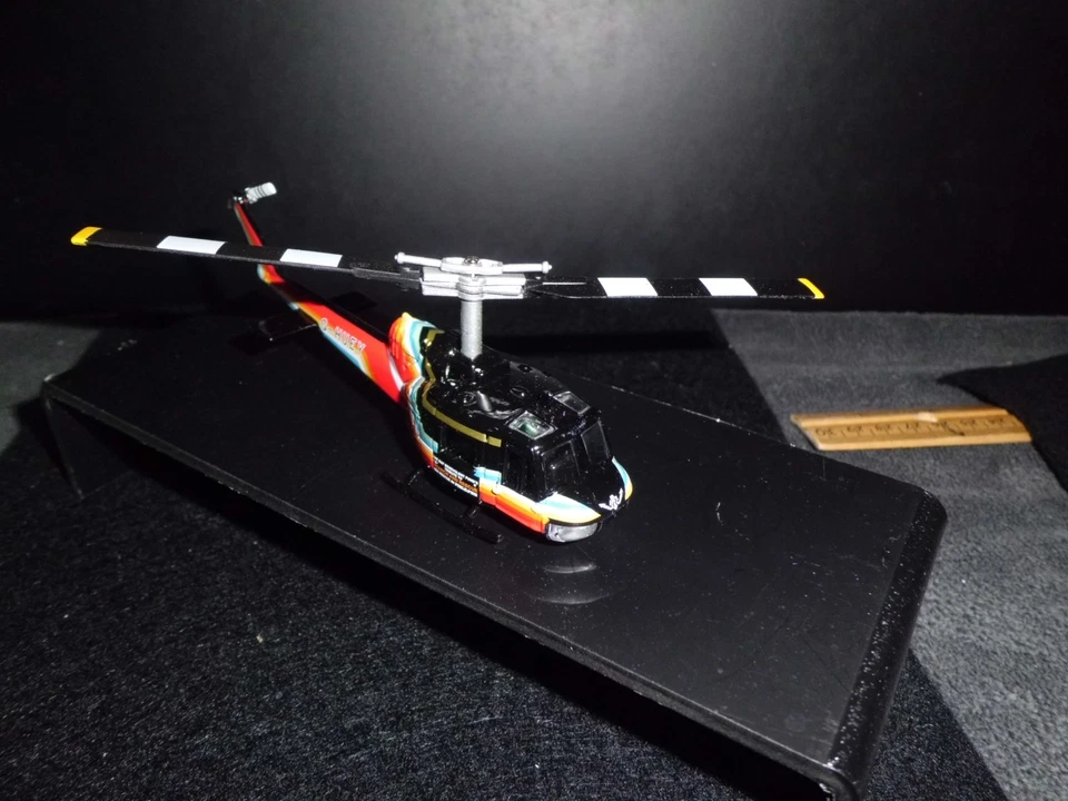 The Corgi Collection Helicopters - Bell 205 Iroquois (CS90465) - Image 3 of 4