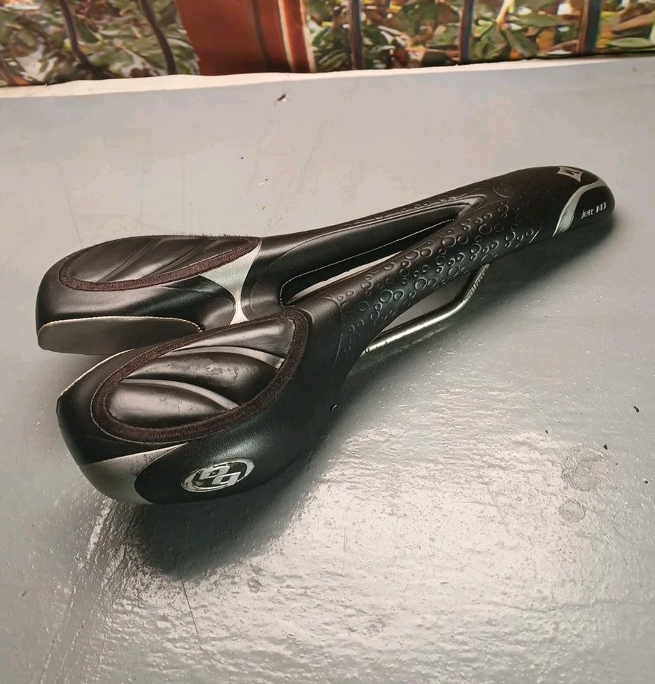 Asiento de sillín de bicicleta de carbono Specialized Jett 143 Hollow Ti limpio Foto 2 de 4