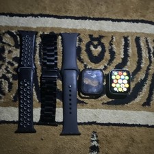 Apple Watch Series 6 With 2 Original Straps And Metal Black Strap 40mm