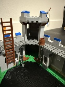 LEGO Castle King's Castle 70404 /100% COMPLETE  Set w/ Minifigs & Instructions