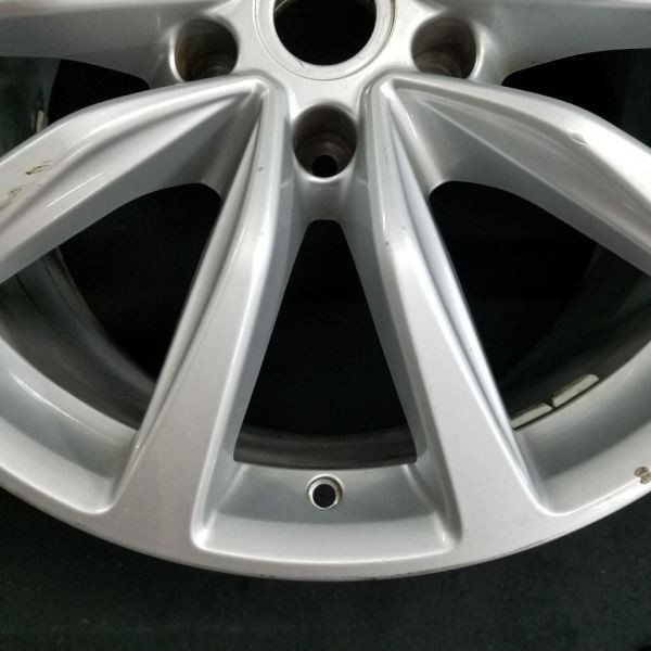 Aston Martin DBS FRONT Wheel P/N HY531007AA