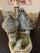 David Winter The Gunsmiths Handmade and Hand painted 1988