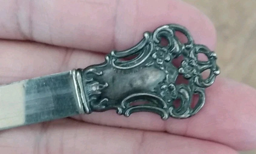 Antigua REGLA DE CALIBRE DE COSTURA MEDIDA DE DOBLADILLO VICTORIANO PLATA ESTERLINA  Foto 3 de 4