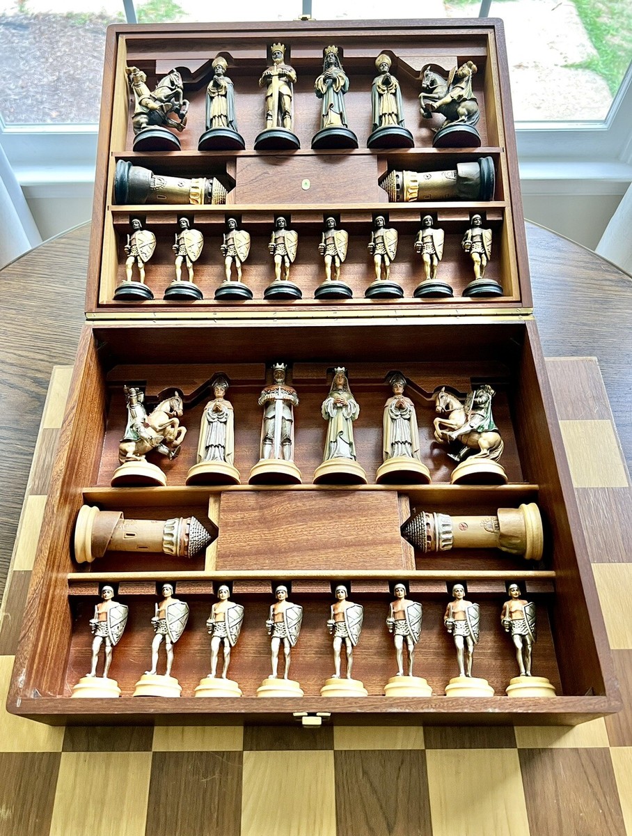 ANRI Montsalvat chess Set | eBay