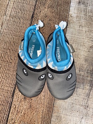 fresko Childrens Toddler Kids Shark Slip on Aqua Socks Pool Beach